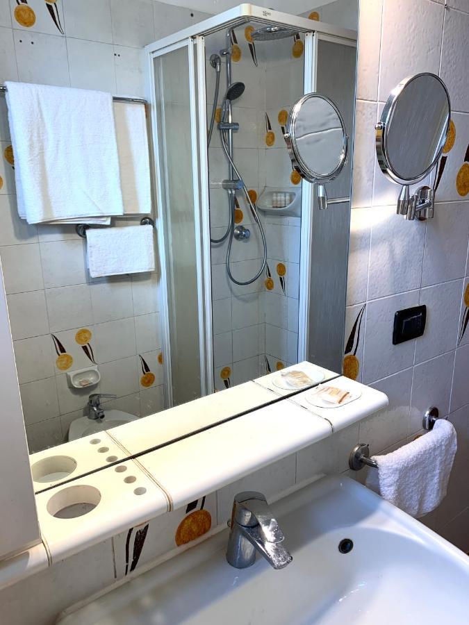 Como Lake Milano Dream Apartment Guanzate Bagian luar foto